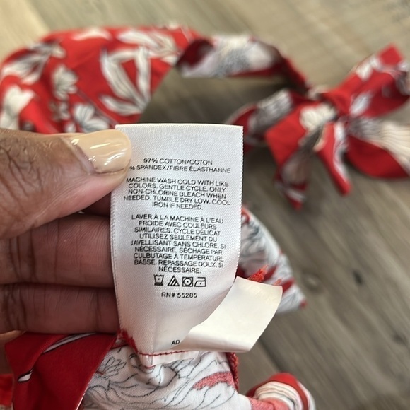 EXPRESS  Red White Floral Smocked Halter Top Size Medium - Picture 9 of 9